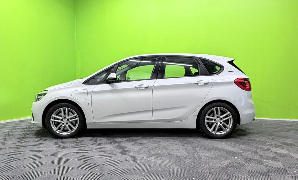 BMW 225 vaihtoauto