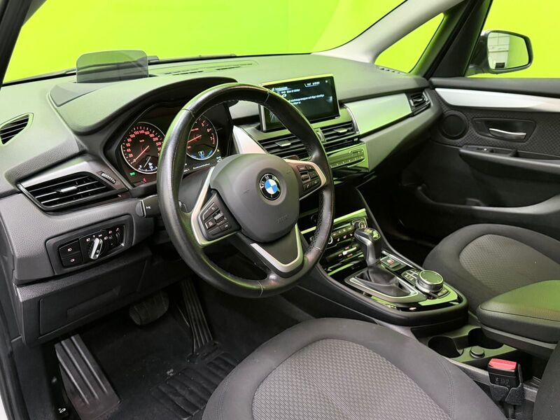 BMW 225 vaihtoauto