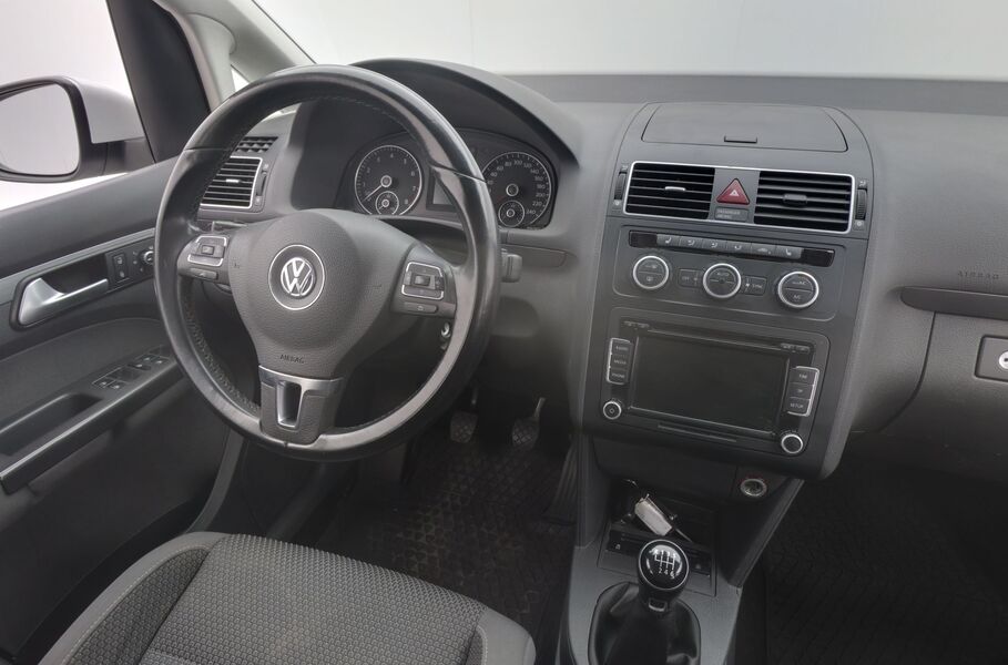 Volkswagen Touran vaihtoauto