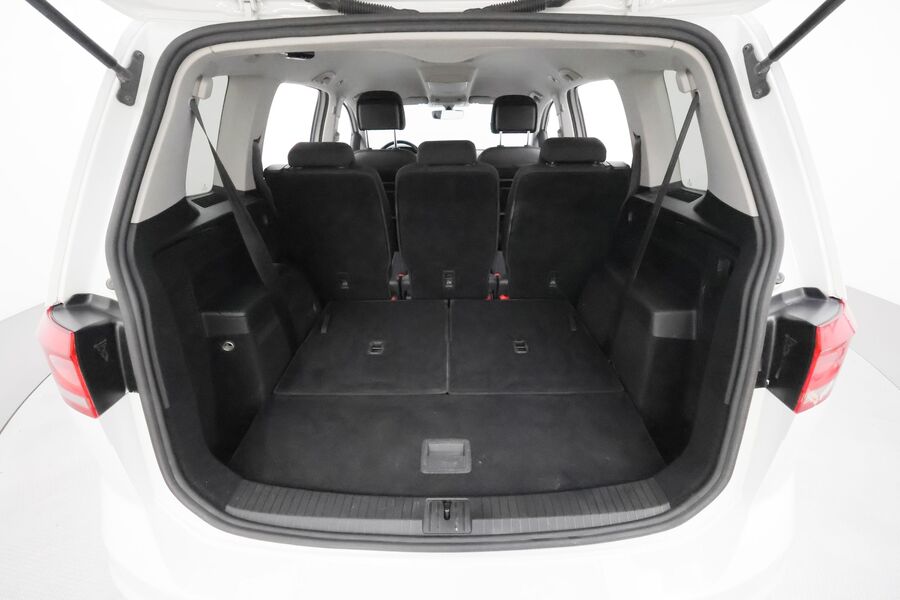 Volkswagen Touran vaihtoauto