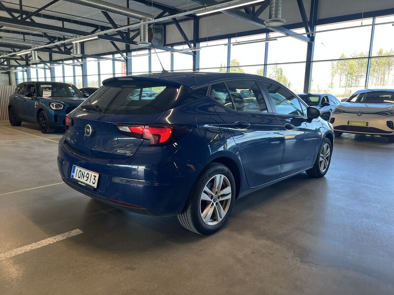 Opel Astra vaihtoauto