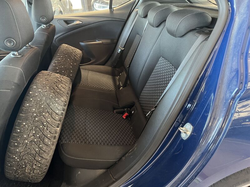 Opel Astra vaihtoauto