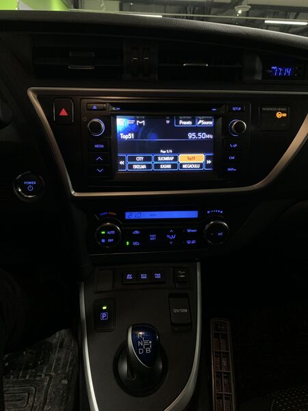 Toyota Auris vaihtoauto