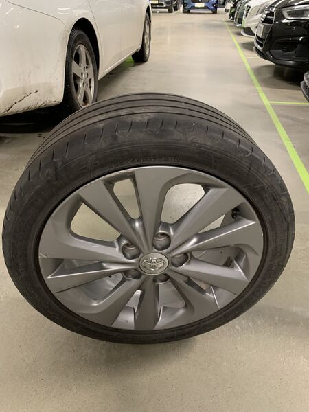 Toyota Auris vaihtoauto