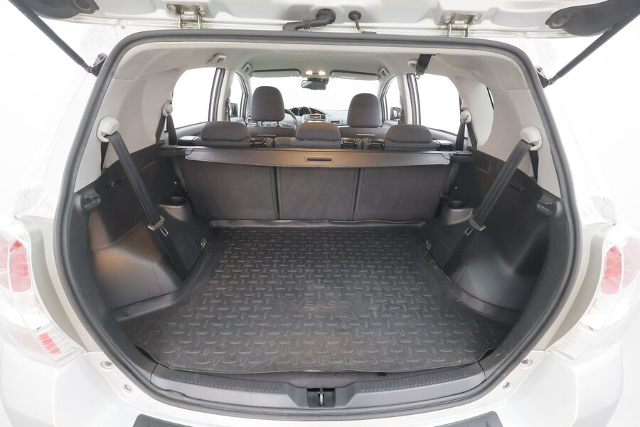 Toyota Verso vaihtoauto