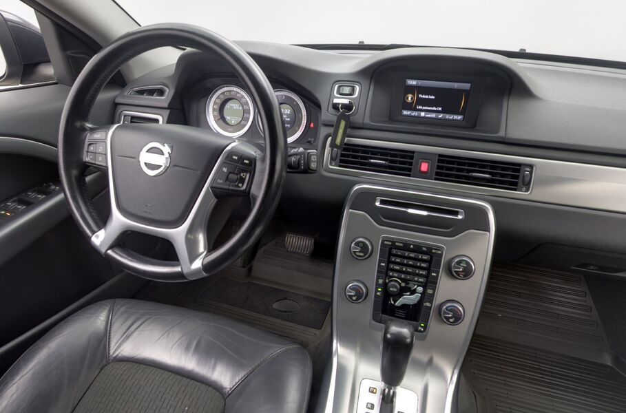 Volvo V70 vaihtoauto