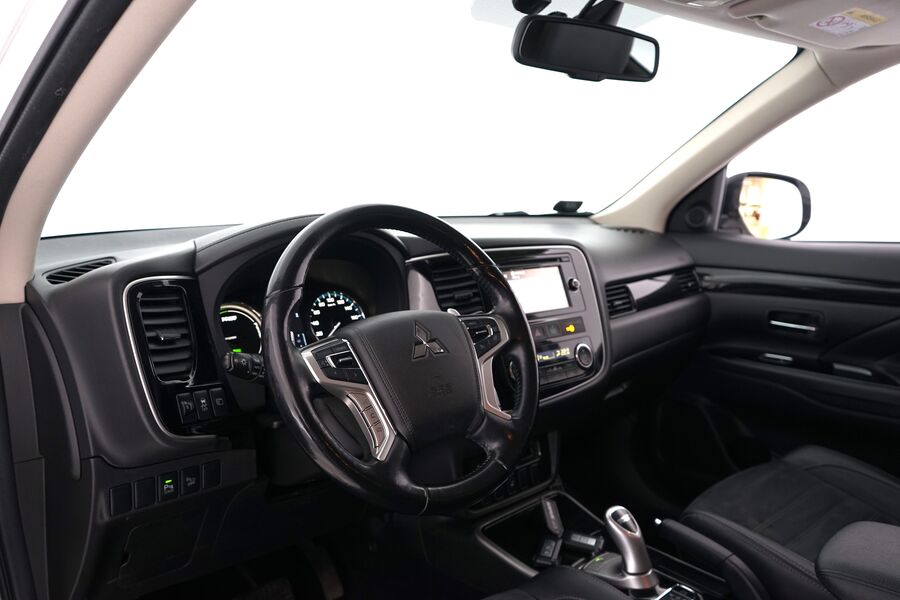 Mitsubishi Outlander PHEV vaihtoauto