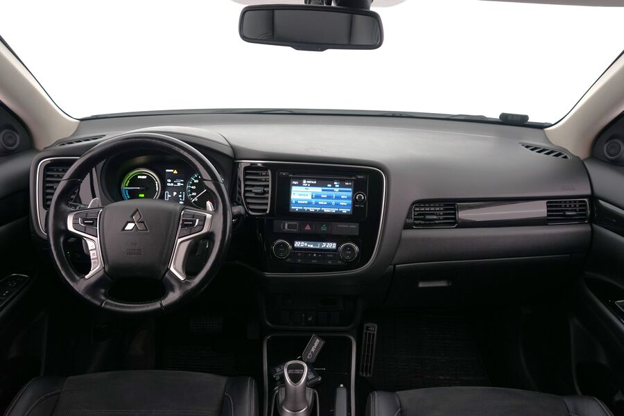 Mitsubishi Outlander PHEV vaihtoauto