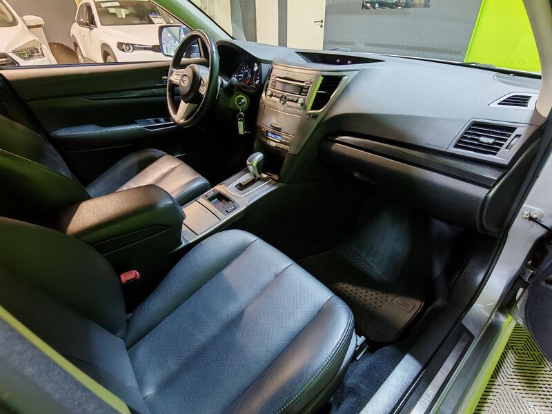 Subaru Legacy vaihtoauto