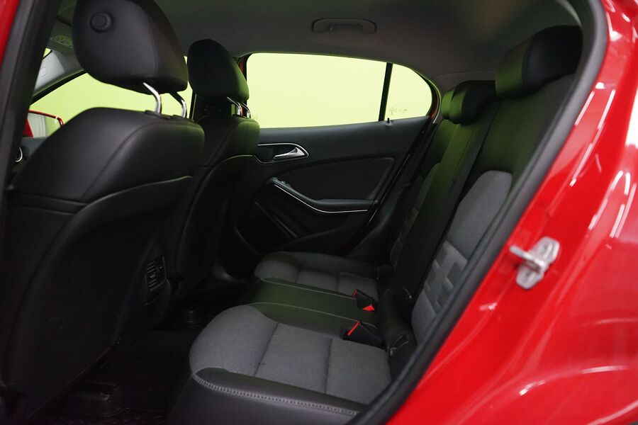 Mercedes-Benz GLA vaihtoauto