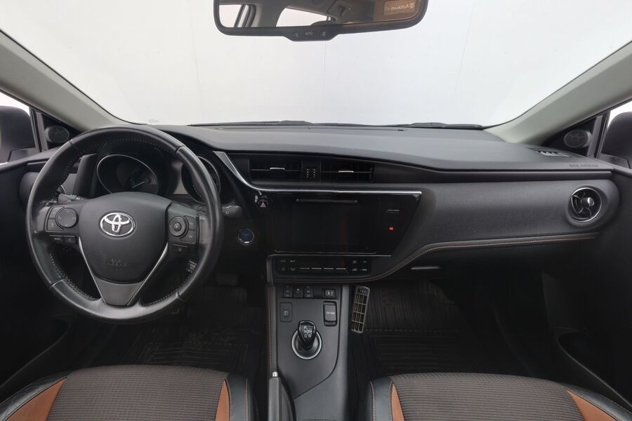 Toyota Auris vaihtoauto