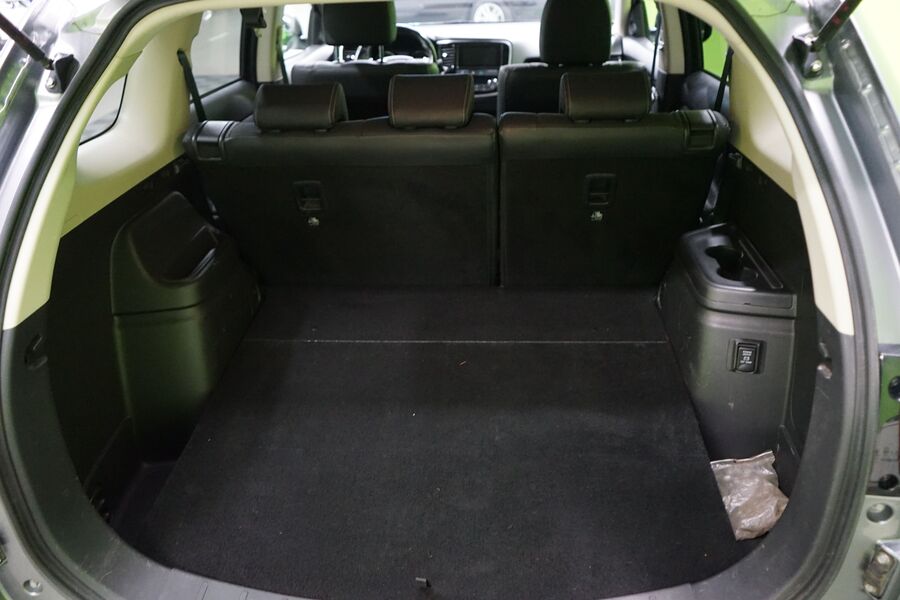 Mitsubishi Outlander PHEV vaihtoauto