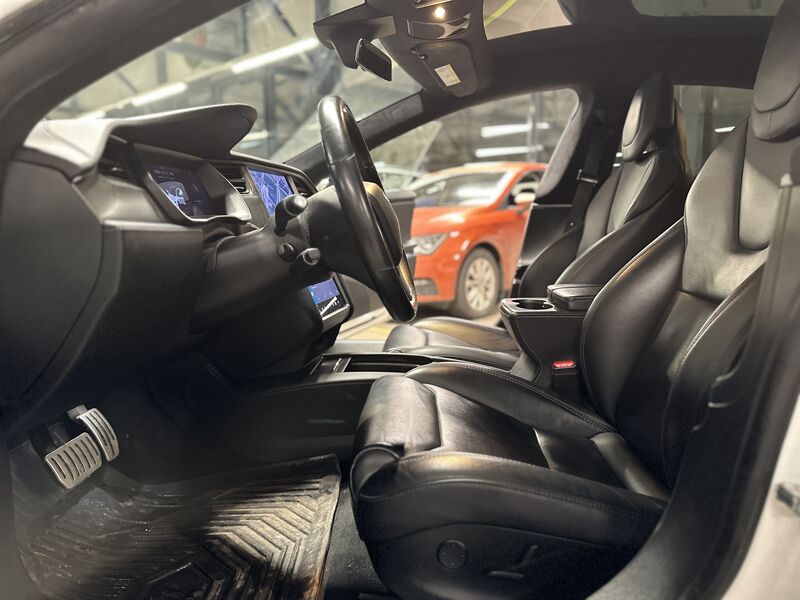 Tesla Model S vaihtoauto