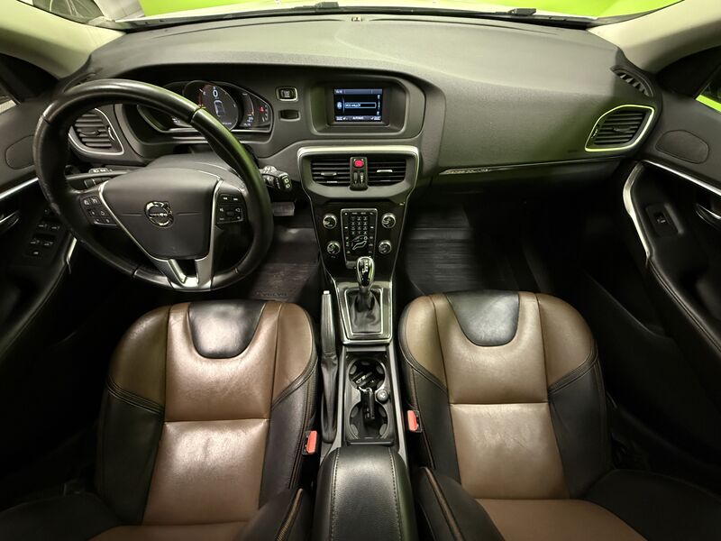 Volvo V40 Cross Country vaihtoauto
