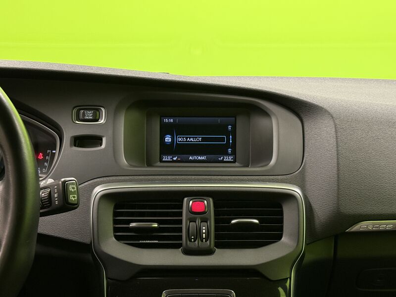 Volvo V40 Cross Country vaihtoauto