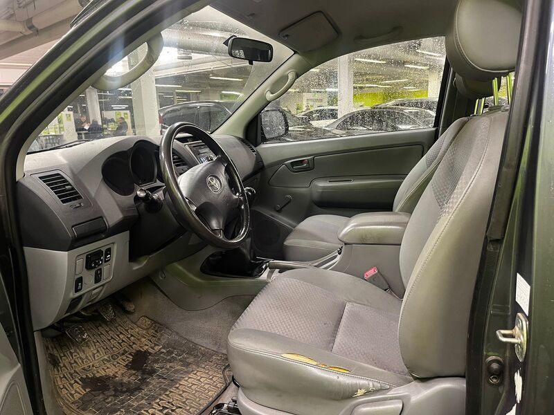 Toyota Hilux vaihtoauto