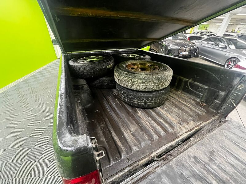 Toyota Hilux vaihtoauto