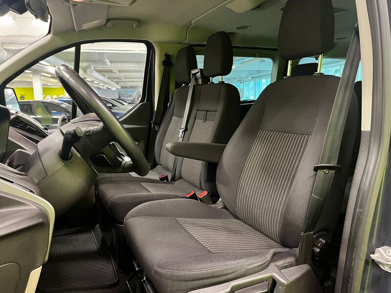 Ford Tourneo Custom vaihtoauto