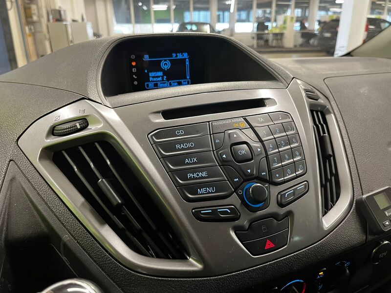 Ford Tourneo Custom vaihtoauto