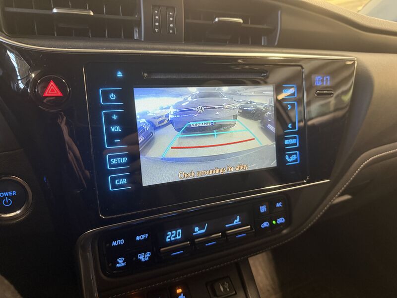 Toyota Auris vaihtoauto