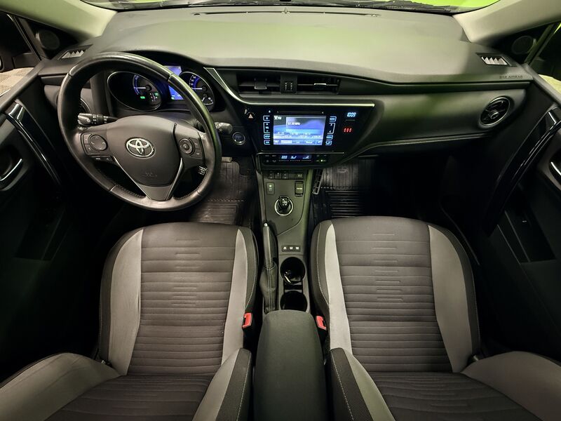Toyota Auris vaihtoauto