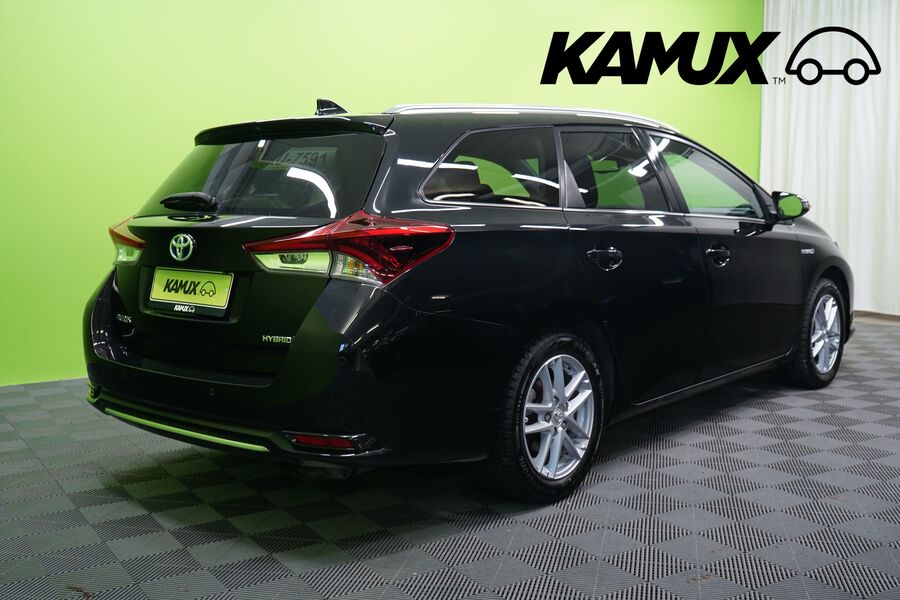 Toyota Auris vaihtoauto