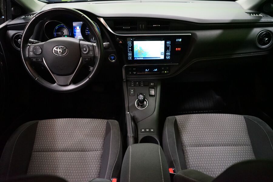 Toyota Auris vaihtoauto