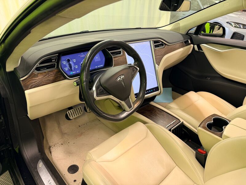 Tesla Model S vaihtoauto