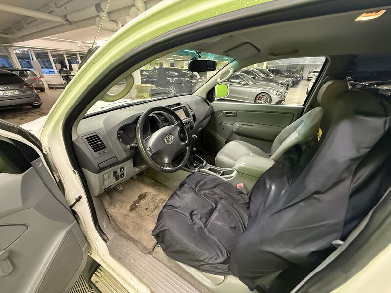 Toyota Hilux vaihtoauto