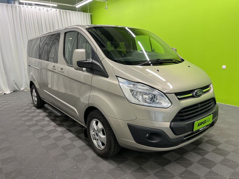 Ford Tourneo Custom vaihtoauto