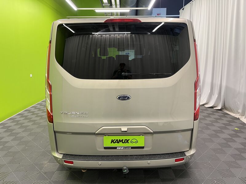 Ford Tourneo Custom vaihtoauto