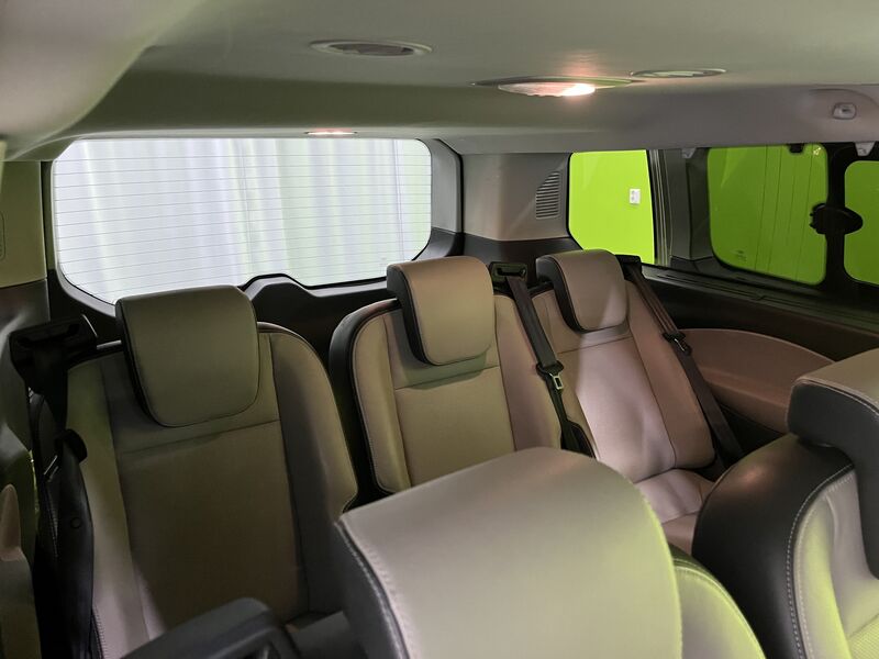 Ford Tourneo Custom vaihtoauto