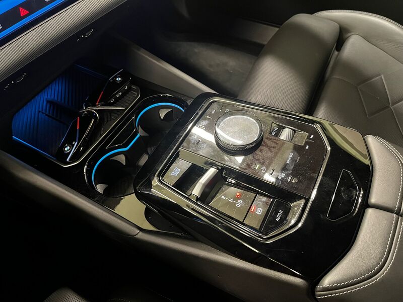 BMW i5 M60 vaihtoauto