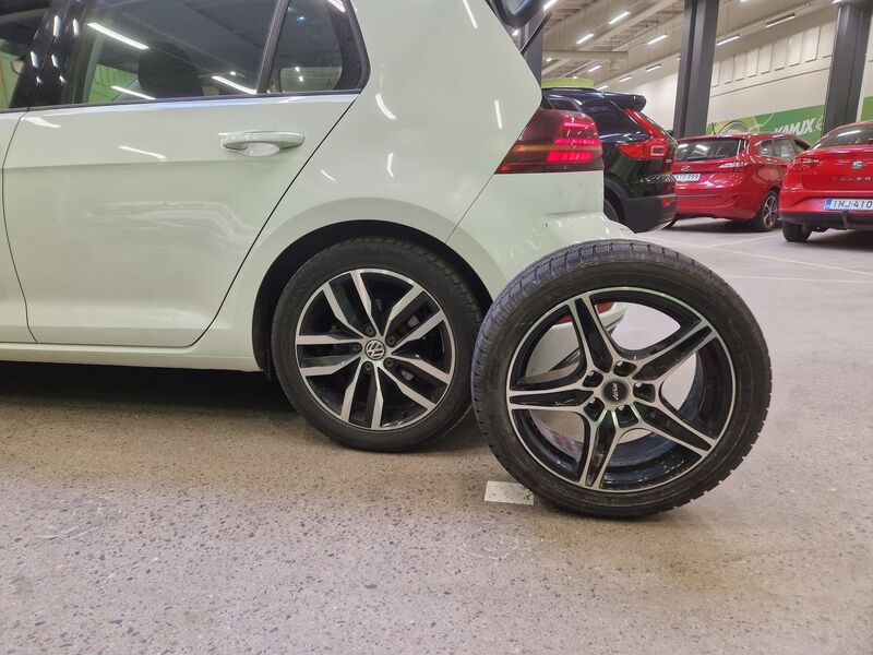 Volkswagen Golf vaihtoauto