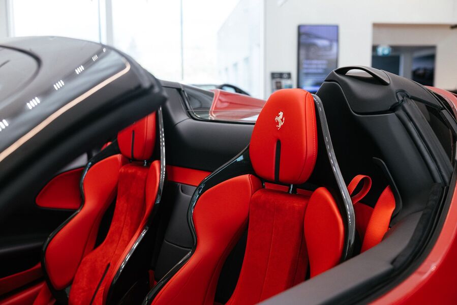 Ferrari SF90 vaihtoauto