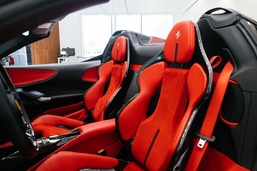 Ferrari SF90 vaihtoauto