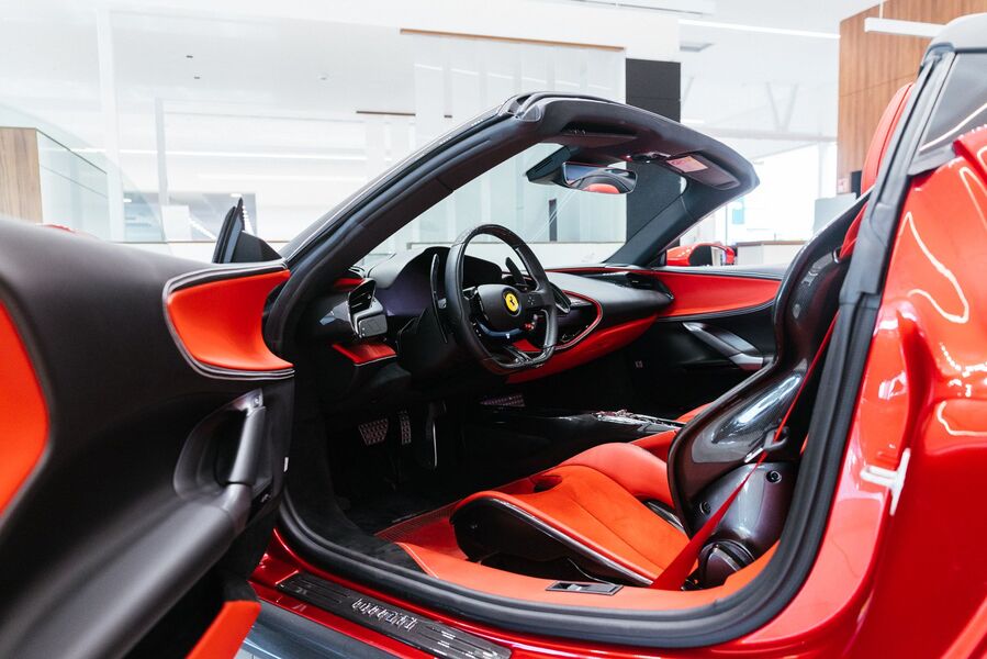 Ferrari SF90 vaihtoauto