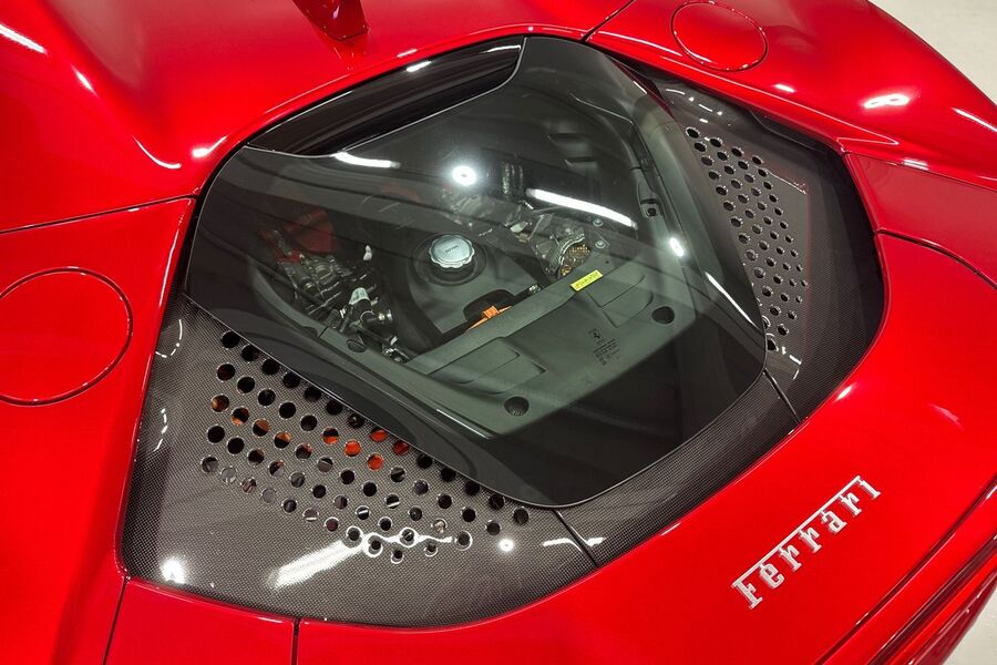 Ferrari SF90 vaihtoauto