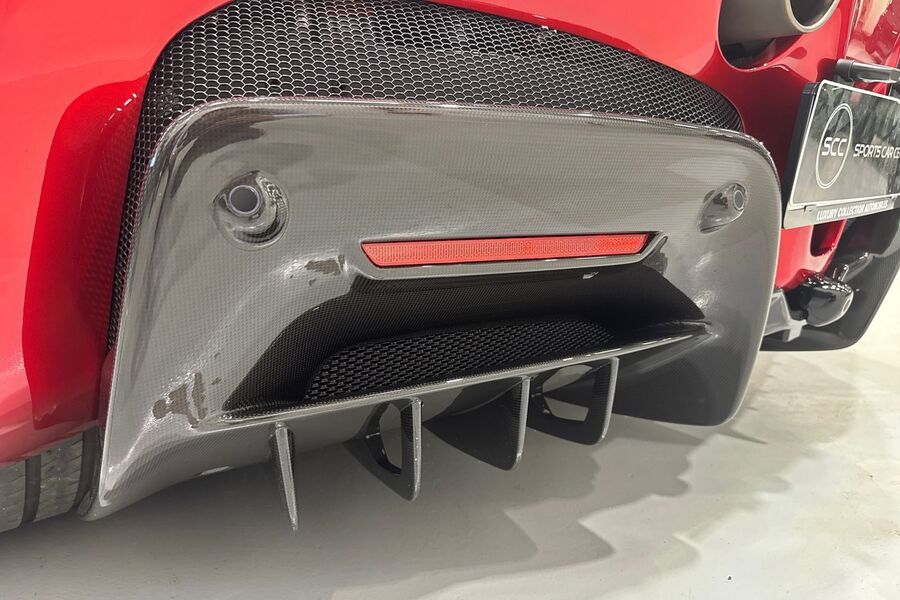 Ferrari SF90 vaihtoauto