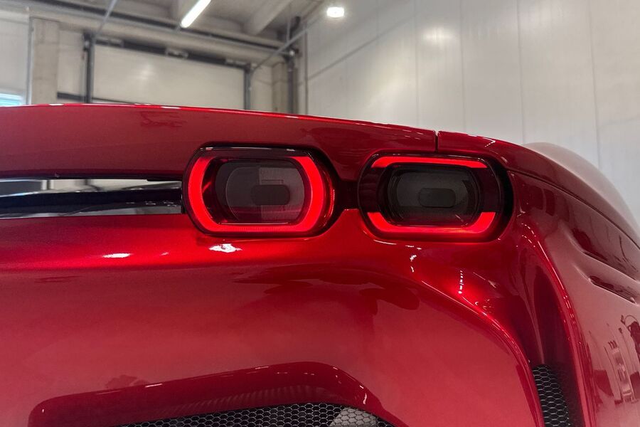 Ferrari SF90 vaihtoauto