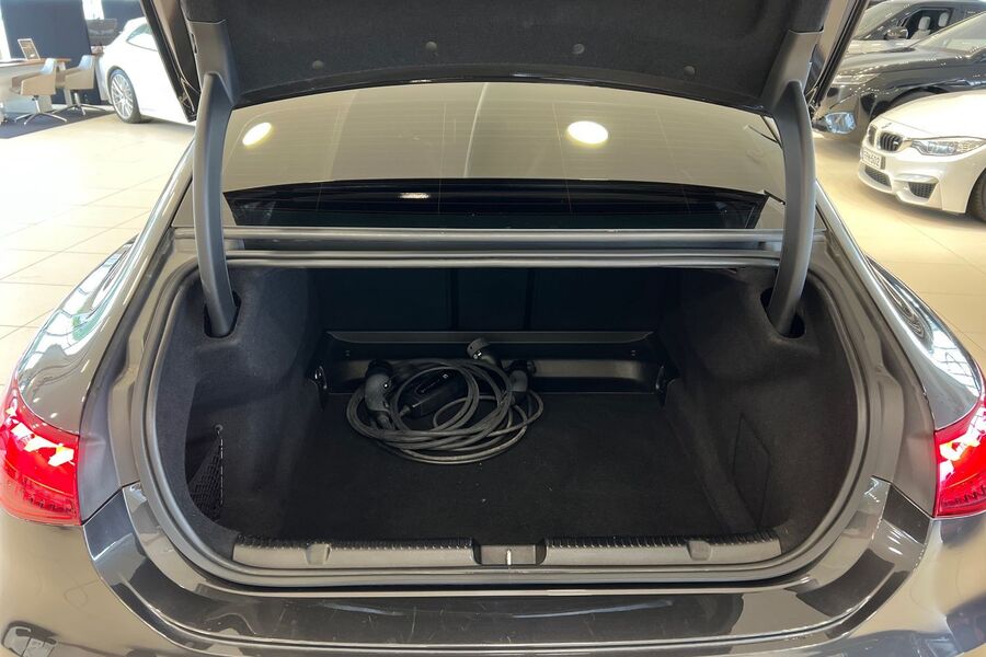 Mercedes-Benz EQE vaihtoauto