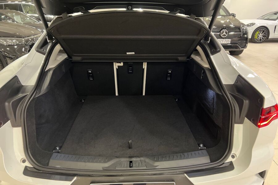 Jaguar I-PACE vaihtoauto