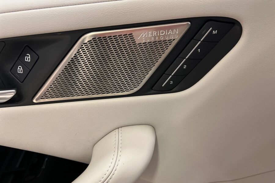 Jaguar I-PACE vaihtoauto