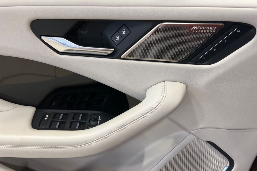 Jaguar I-PACE vaihtoauto