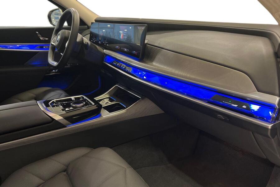 BMW i7 vaihtoauto