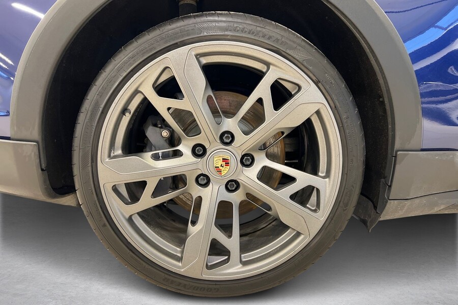 Porsche Taycan vaihtoauto