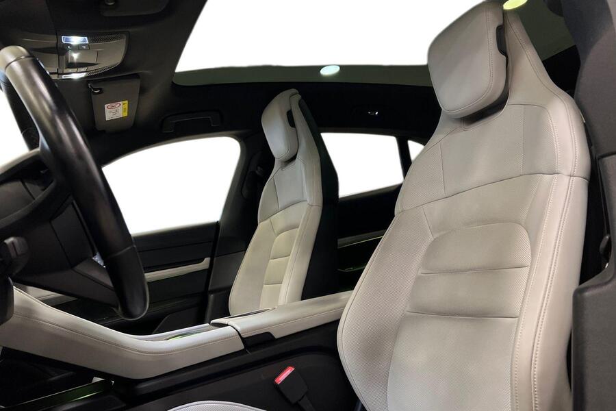 Porsche Taycan vaihtoauto