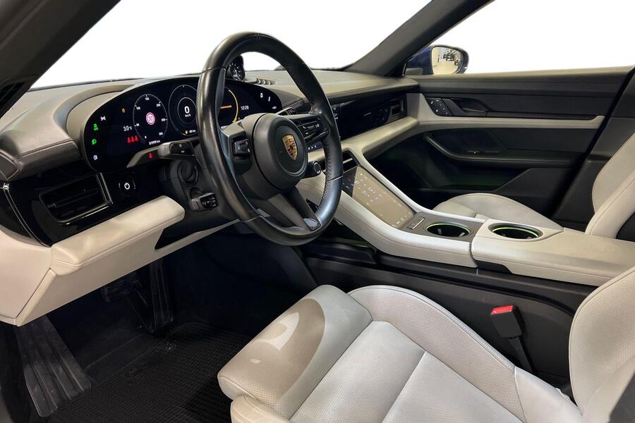 Porsche Taycan vaihtoauto