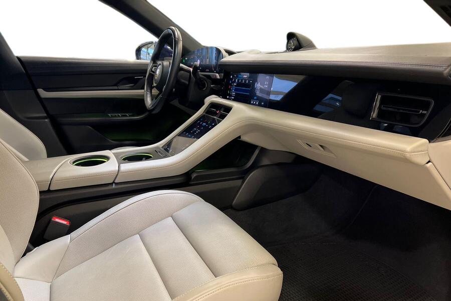 Porsche Taycan vaihtoauto