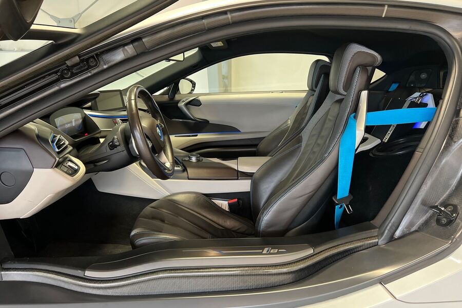 BMW i8 vaihtoauto